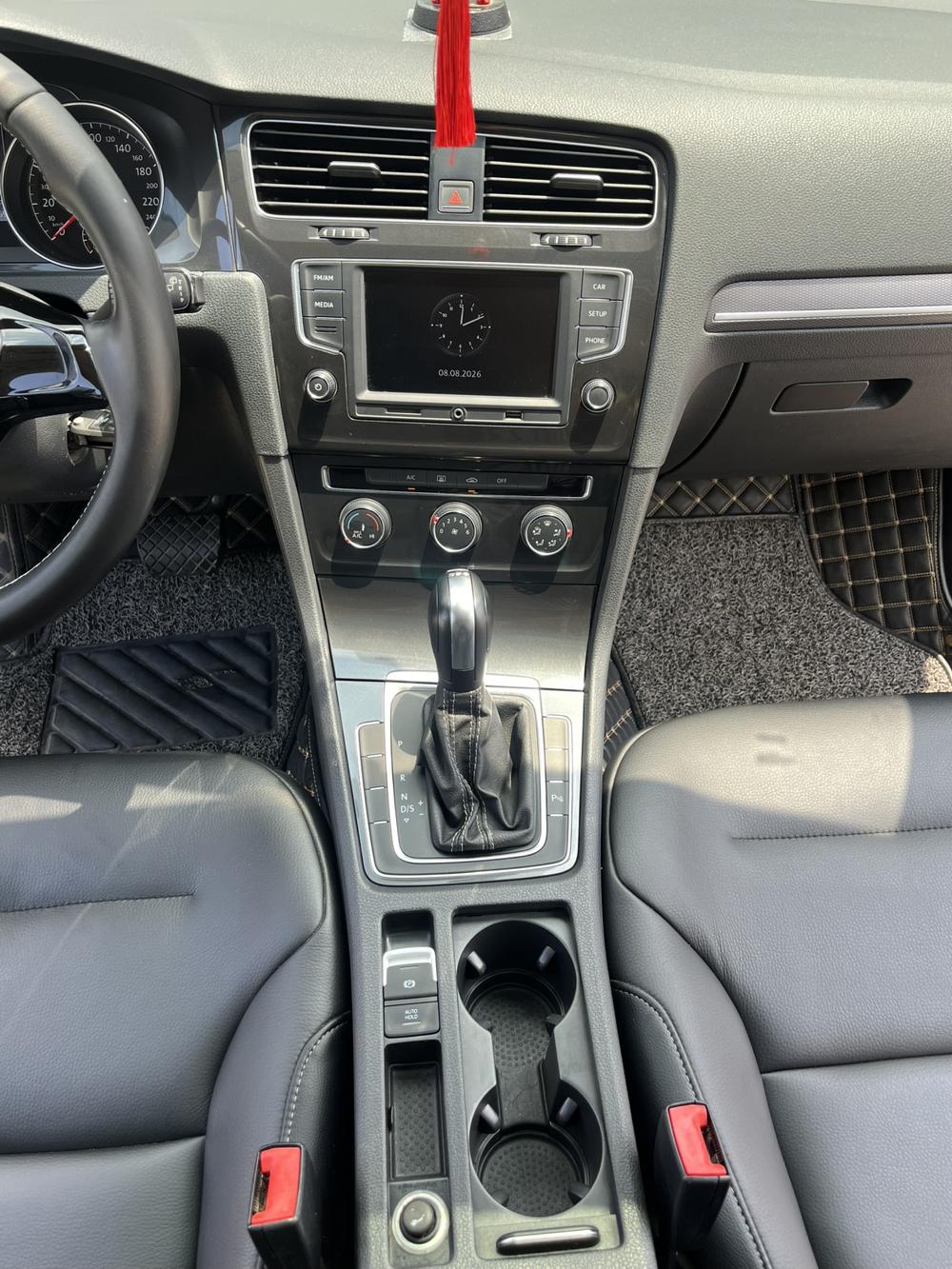 Volkswagen Golf 2017 car image #17