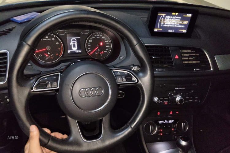 Audi Q3 2018 car image #12