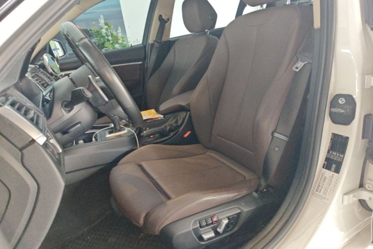 BMW 3 Series 2018 #19 BMW 3 Series 2018 car image #19