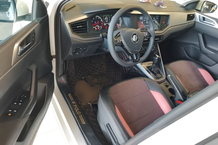 Volkswagen Polo 2020 car image #16