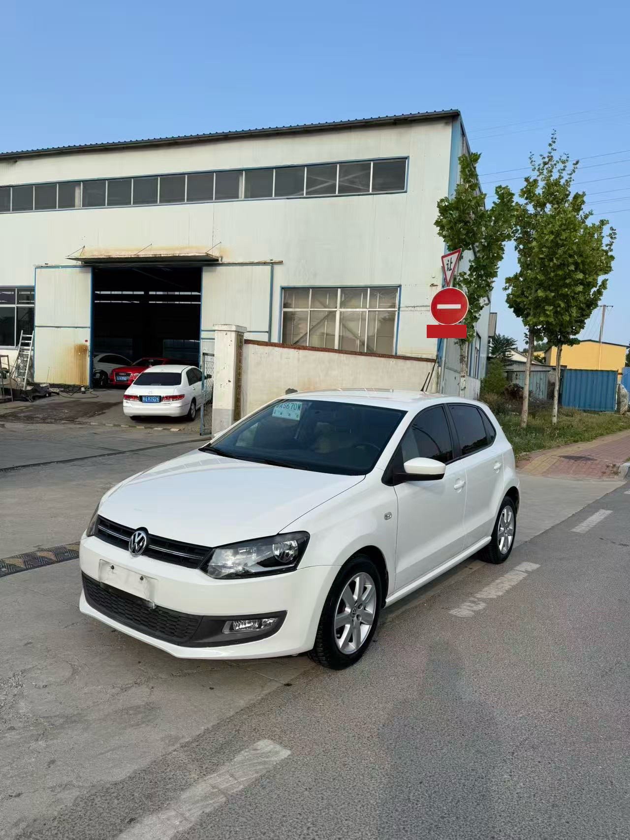 Volkswagen Polo 2012 Volkswagen Polo 2012 car image