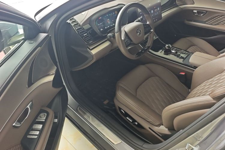BYD Han 2022 car image #16