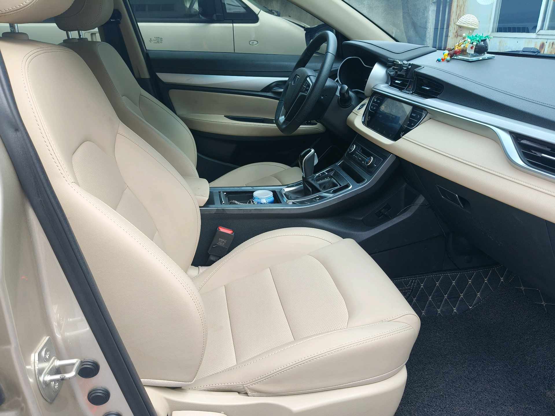 GEELY Emgrand 2019 صورة سيارة #7