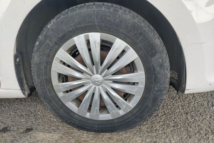 Volkswagen Santana 2017 car image #9