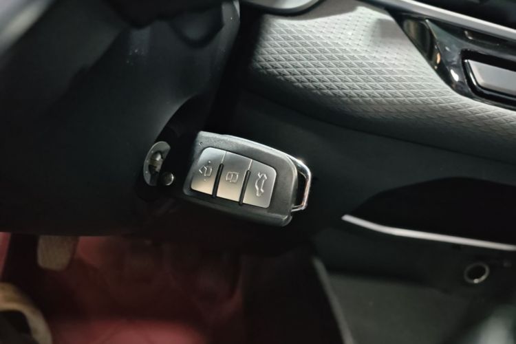 GEELY Emgrand 2025 car image #9