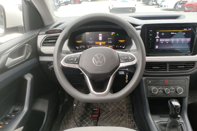 Volkswagen Tharu 2025 car image #11