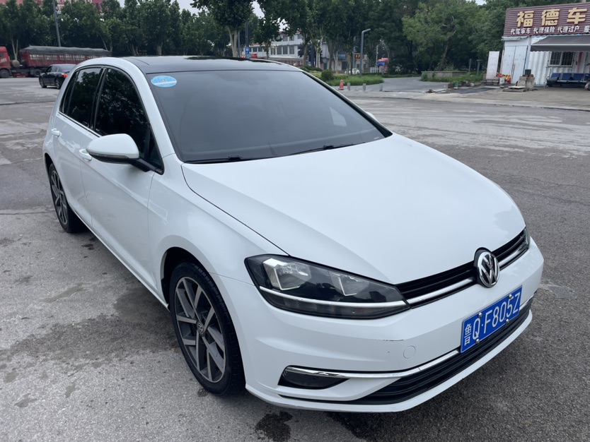Volkswagen Golf 2020 car image #3