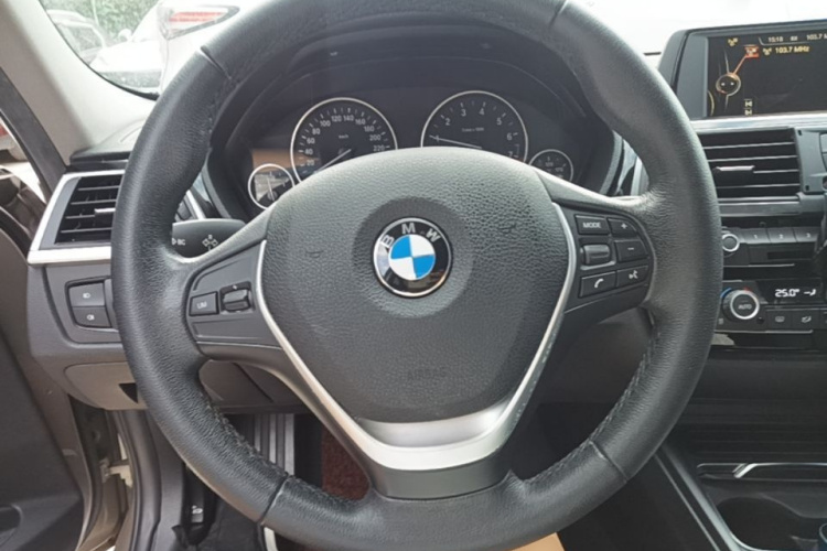 BMW 3 Series 2017 #11 BMW 3 Series 2017 car image #11