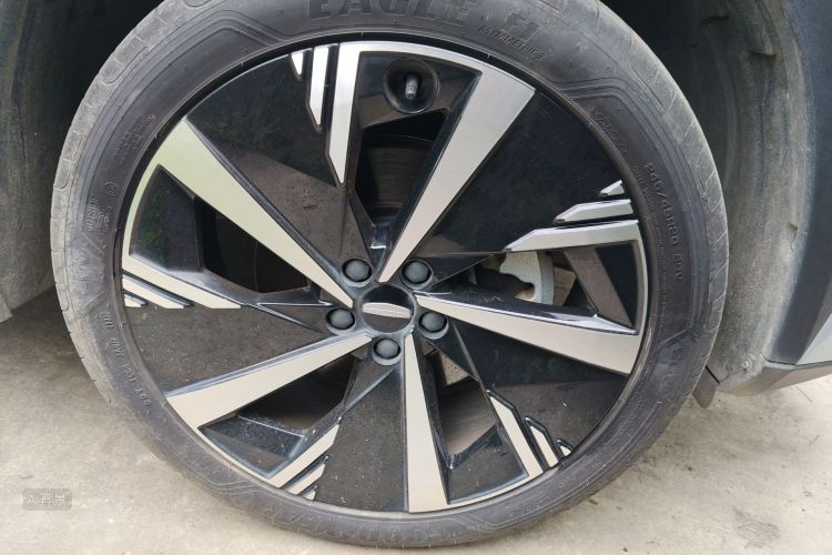 GEELY Boyue L 2023 صورة سيارة #9