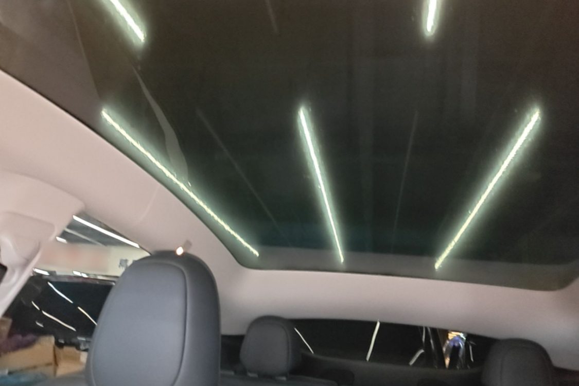 Tesla Model Y 2024 car image #9
