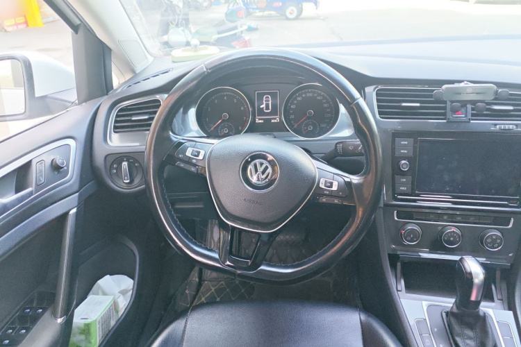 Volkswagen Golf 2019 #11 Volkswagen Golf 2019 car image #11
