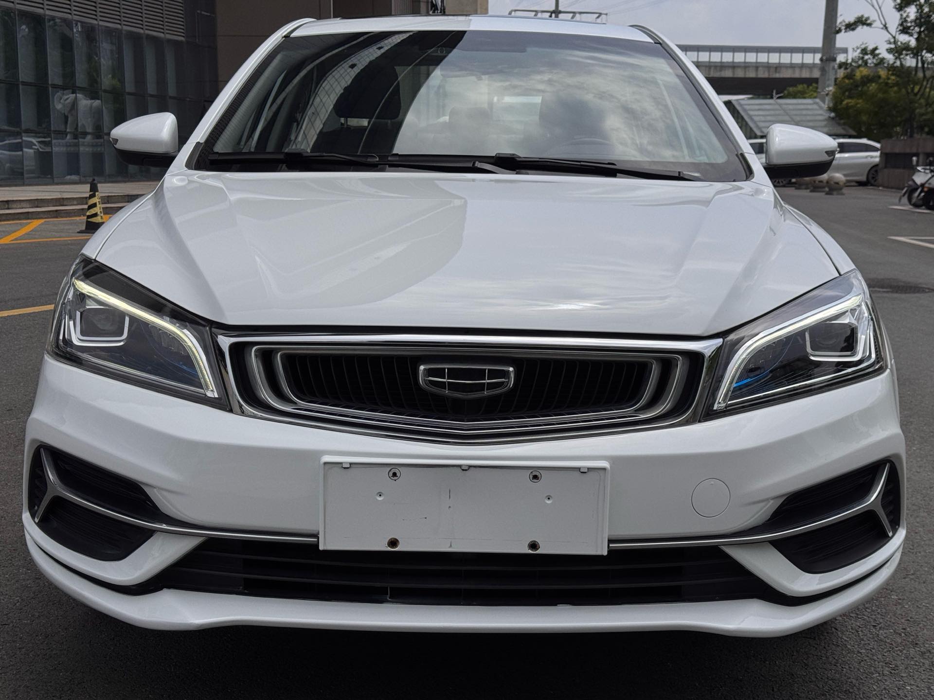 GEELY Emgrand 2019 #2 GEELY Emgrand 2019 car image #2