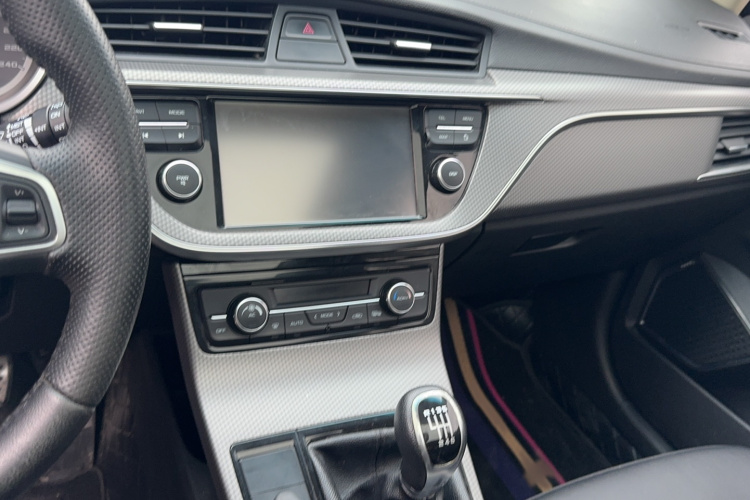 GEELY Emgrand GS 2017 car image #12