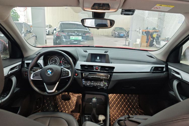 BMW X1 2019 car image #10