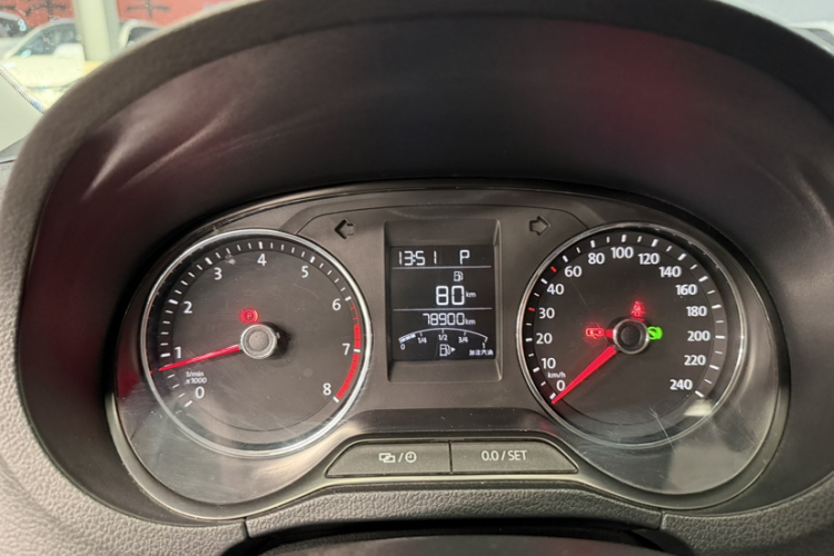 Volkswagen Polo 2019 car image #8