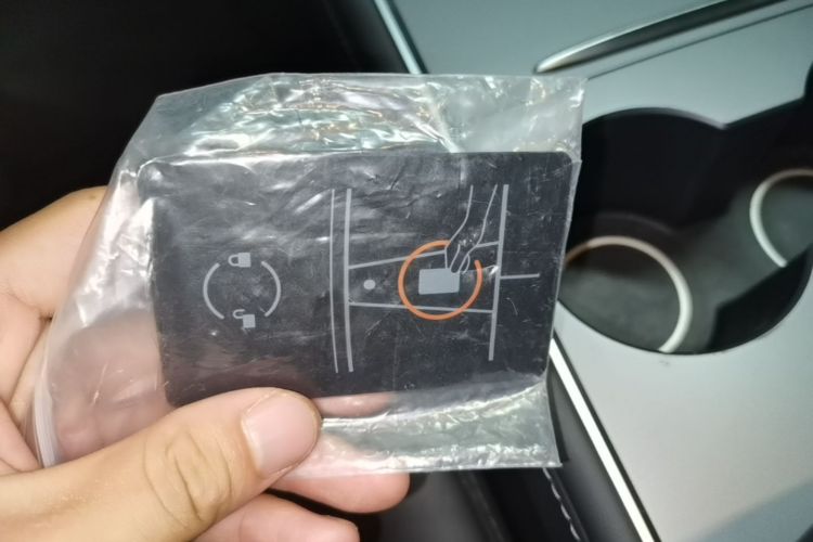 Tesla Model 3 2021 car image #9