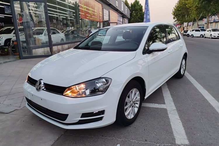 Volkswagen Golf 2016 car image #2