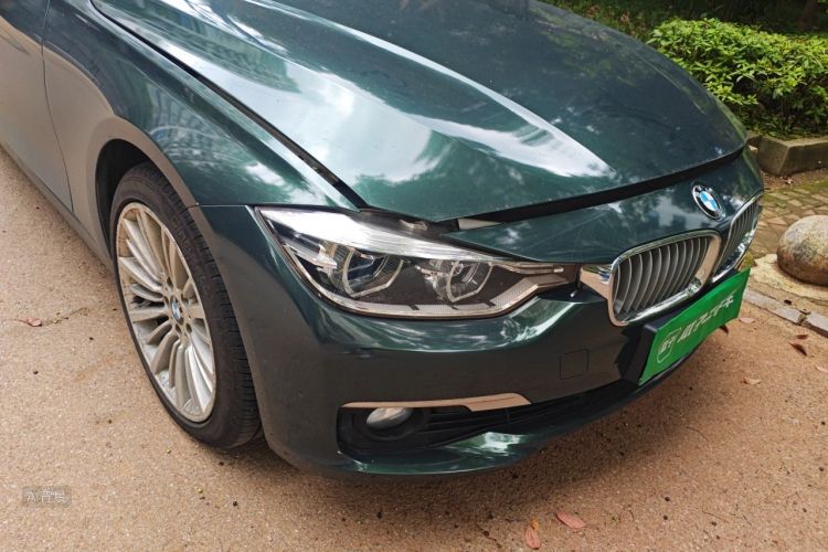 BMW 3 Series 2018 car image #8