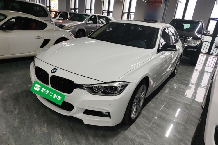 BMW 3 Series 2019 immagine di auto #2