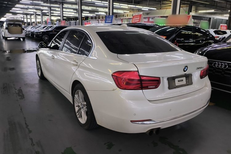 BMW 3 Series 2017 #5 BMW 3 Series 2017 car image #5