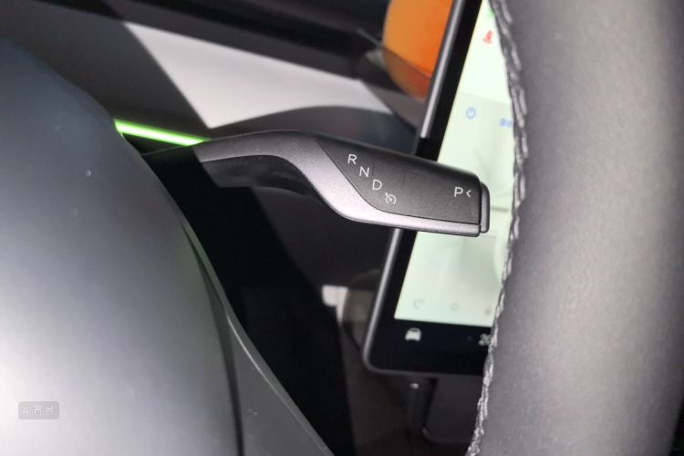 Tesla Model Y 2024 #16 Tesla Model Y 2024 car image #16