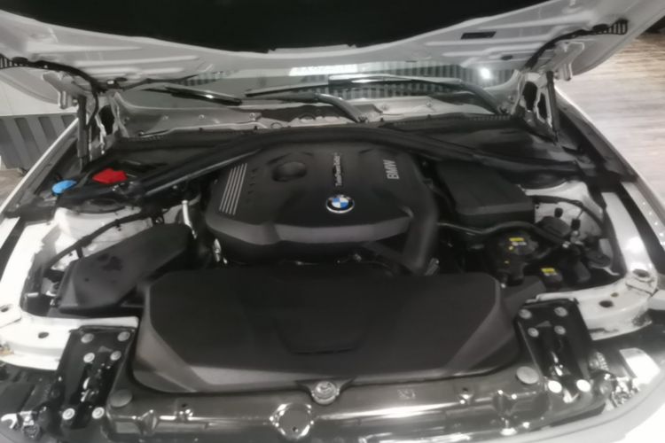 BMW 3 Series 2018 #20 BMW 3 Series 2018 car image #20