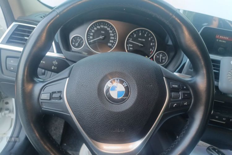 BMW 3 Series 2017 car image #12