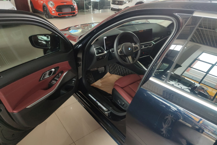 BMW 3 Series 2024 imagen de coche #16