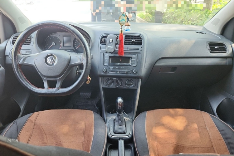 Volkswagen Polo 2018 car image #11
