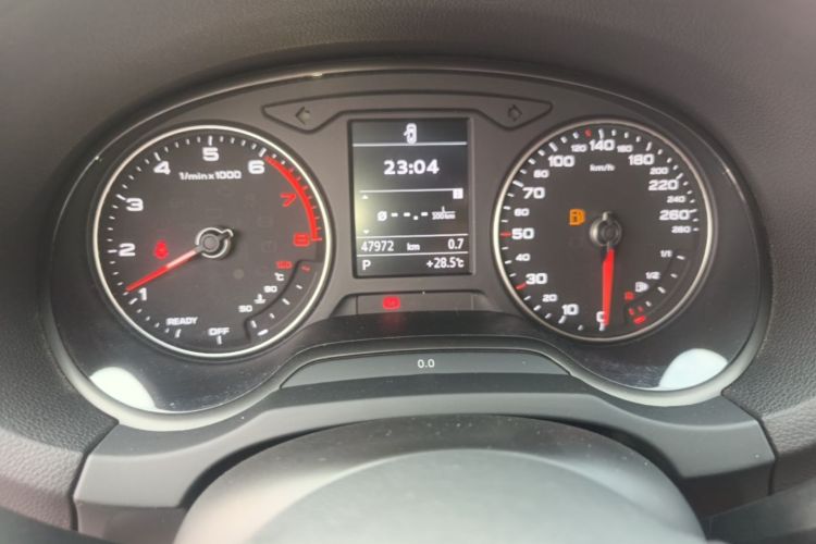Audi A3 2018 car image #12