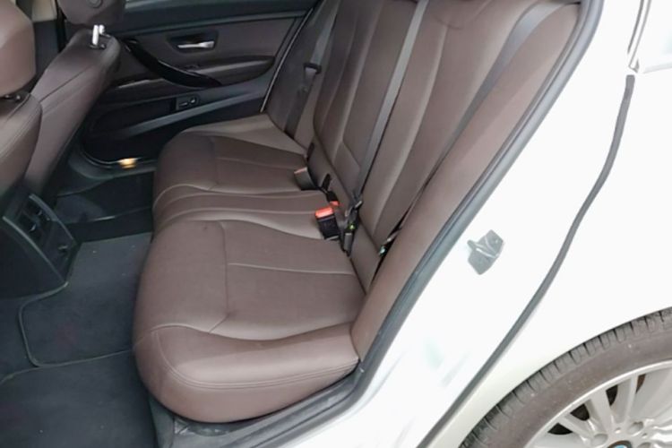 BMW 3 Series 2017 car image #17