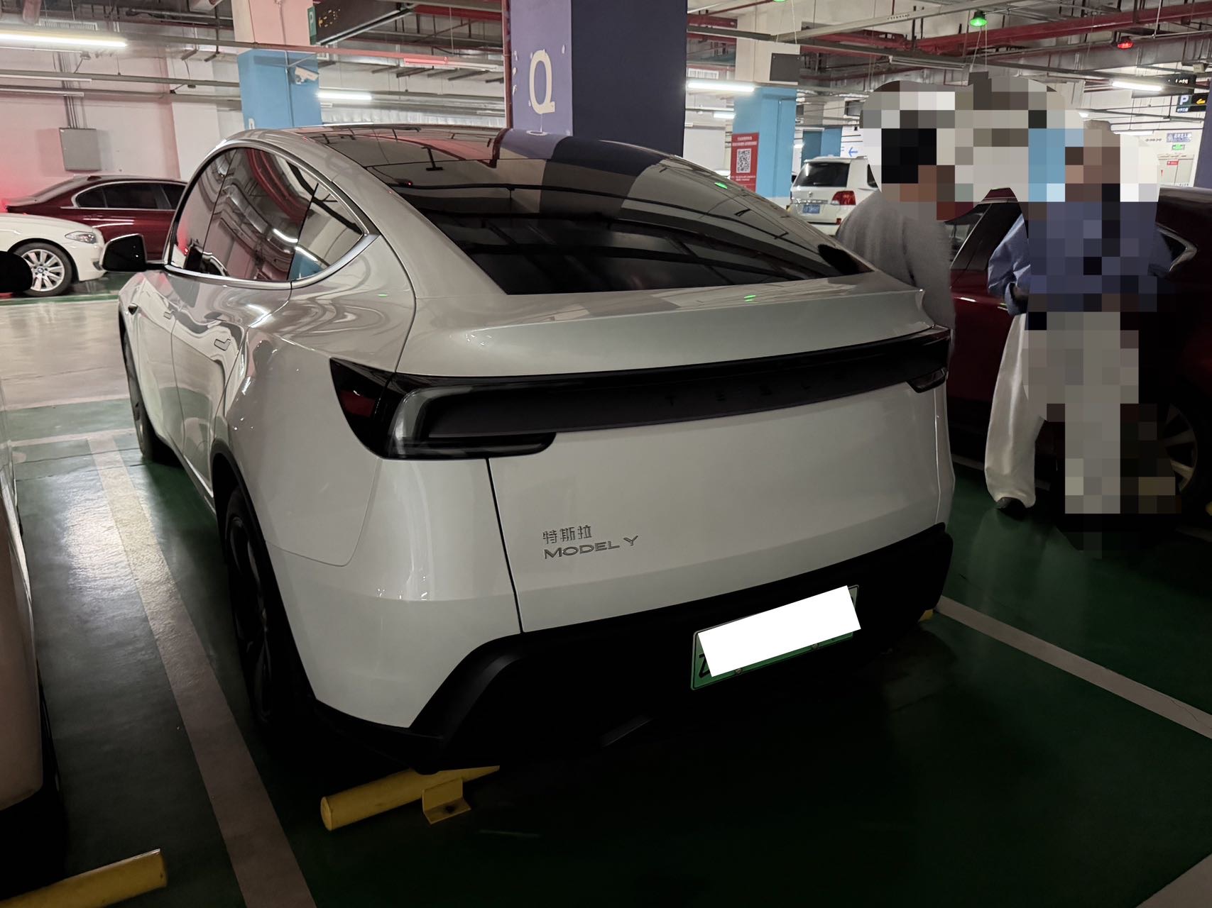 Tesla Model Y 2025 #3 Tesla Model Y 2025 car image #3