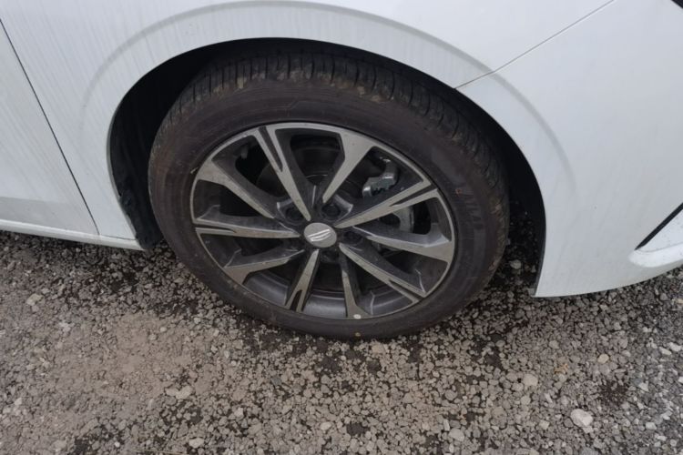 GEELY Emgrand 2025 car image #9