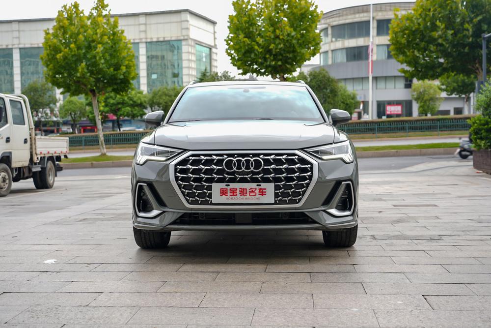 Audi Q3 2025 car image #2