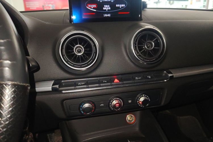 Audi A3 2015 car image #13