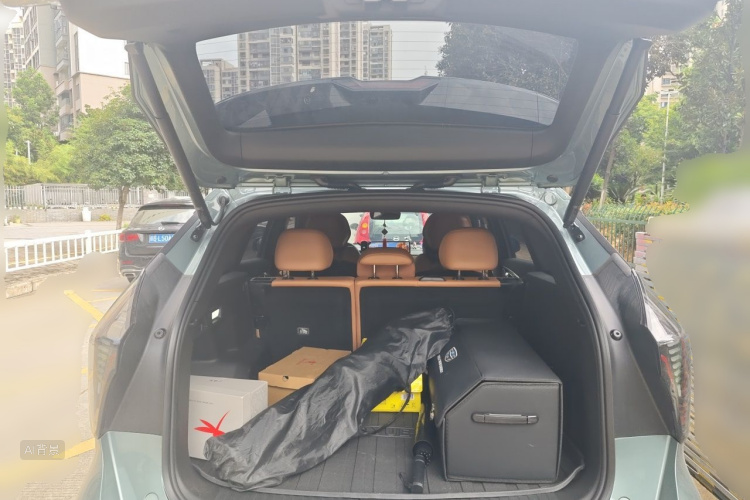 GEELY Boyue L 2025 car image #21