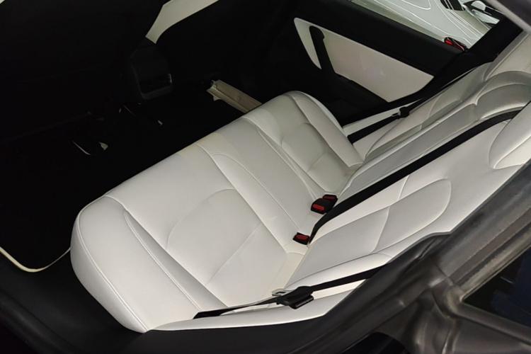 Tesla Model 3 2020 car image #17