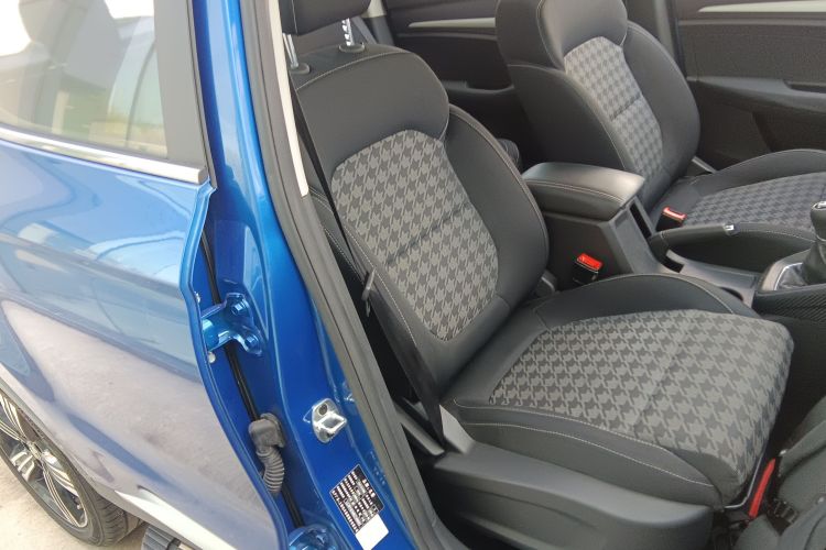 MG ZS 2020 car image #24