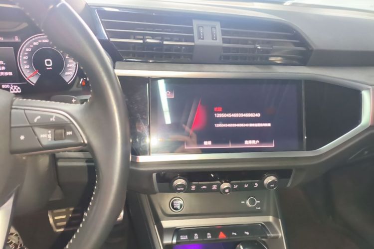 Audi Q3 2022 car image #13