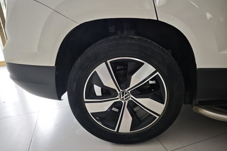 Volkswagen Tharu 2022 car image #10