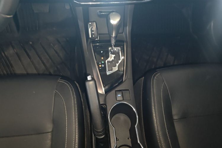 Toyota Corolla 2015 #14 Toyota Corolla 2015 car image #14