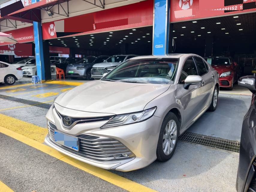 Toyota Camry 2020 car image 