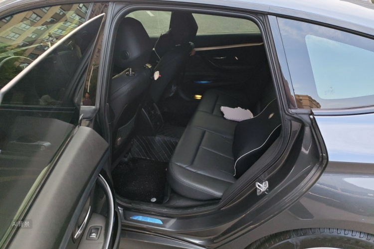 BMW 3 Series GT 2020 car image #19