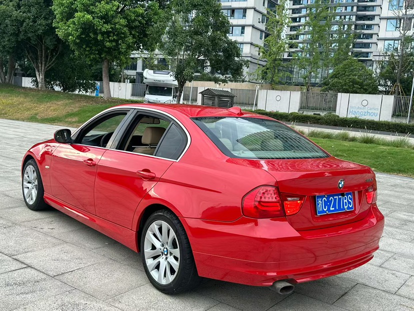 BMW 3 Series 2011 car image #5