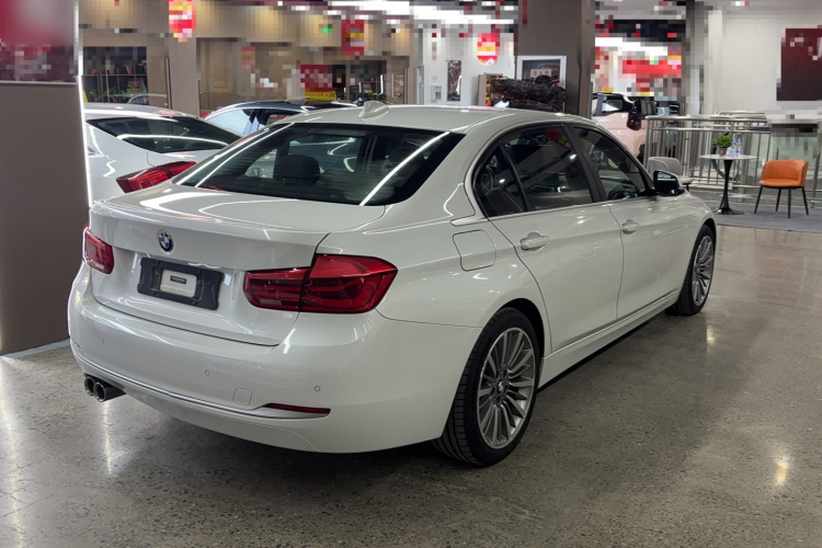 BMW 3 Series 2019 #5 BMW 3 Series 2019 car image #5
