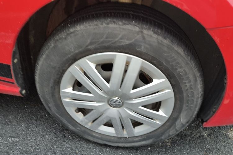 Volkswagen Polo 2016 car image #9