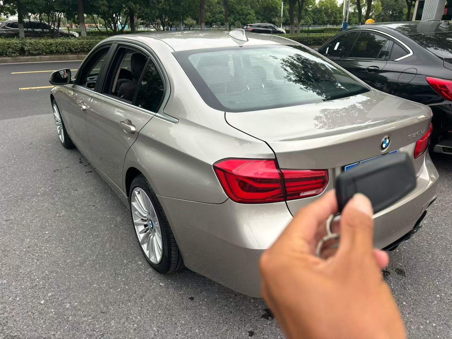 BMW 3 Series 2018 #10 BMW 3 Series 2018 car image #10