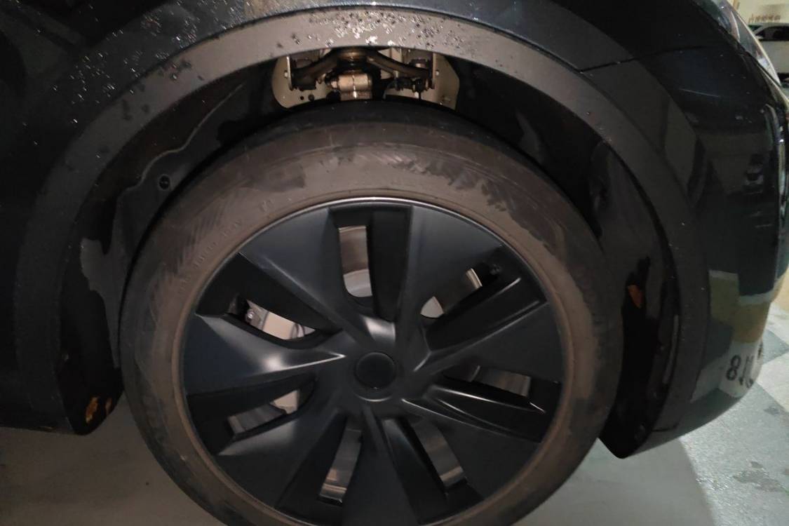 Tesla Model Y 2024 car image #9