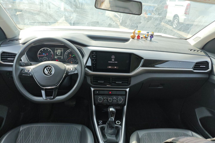 Volkswagen T-Cross 2021 изображение автомобиля #11