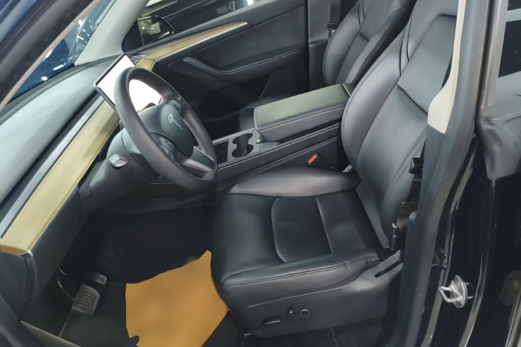 Tesla Model Y 2021 #15 Tesla Model Y 2021 car image #15